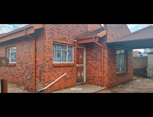 3 BEDROOM HOUSE FOR SALE IN TOKOZA